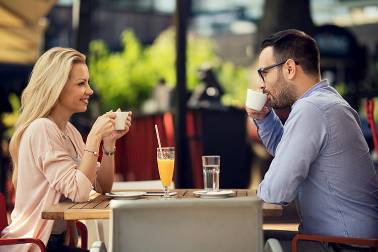 Alle 7 Minuten ein neues Date beim Speed-Dating